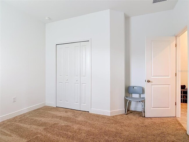 Building Photo - 792 Hyperion Dr