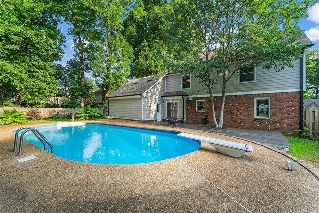 Building Photo - 8783 Lower Woods Cove