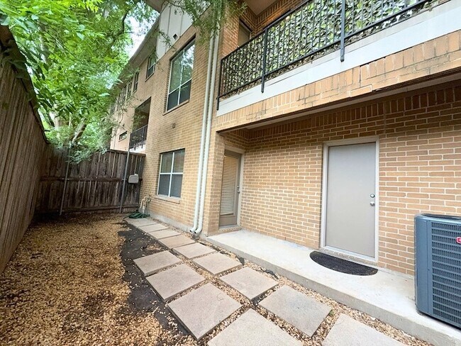 Building Photo - 4317 Cedar Springs Rd