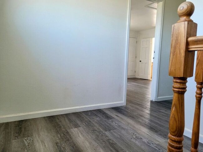 Building Photo - Fresh Air Country Living 4 Bedroom, 2.5 bath