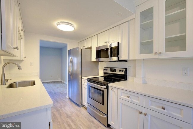 Building Photo - 1844 Sharwood Pl