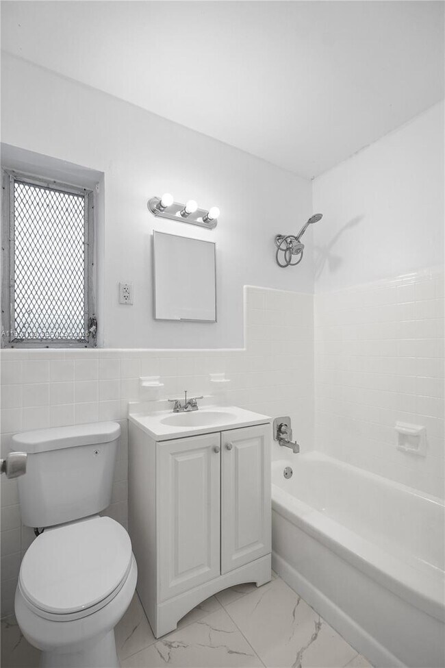 Building Photo - 710 82nd St