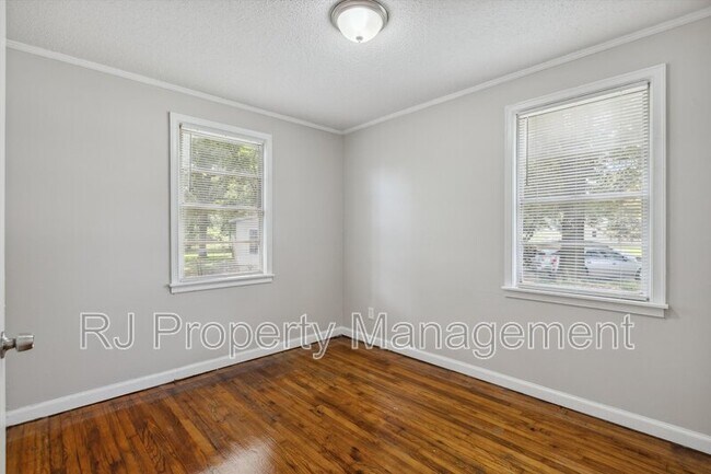 Building Photo - 605 Orchard Ave