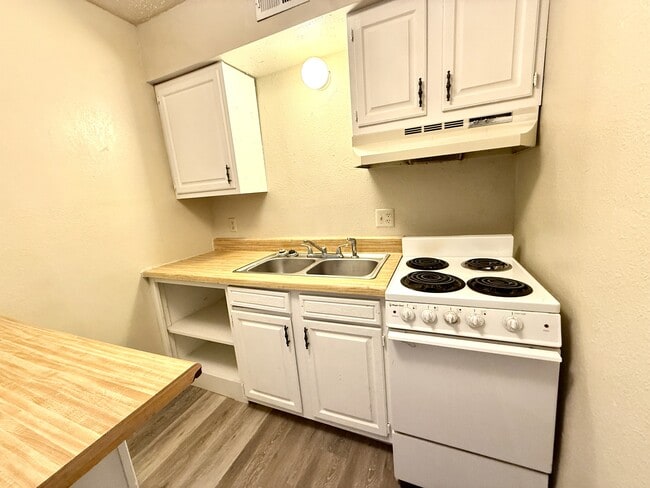 Building Photo - 801 M St NW