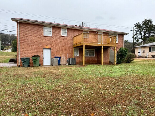 Building Photo - 101 Jones Valley Dr SW