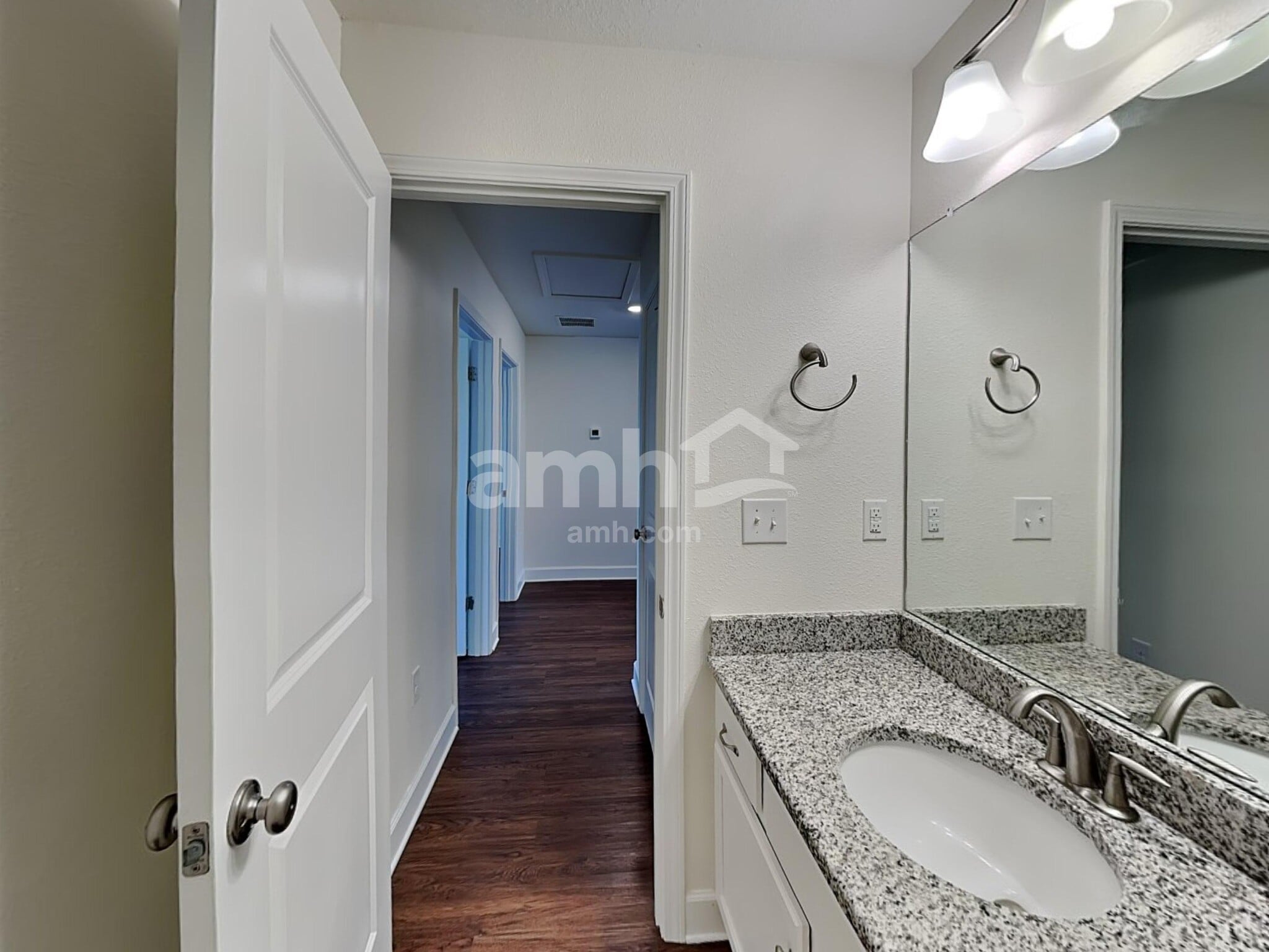 Building Photo - 37655 Dusty Saddle Ln