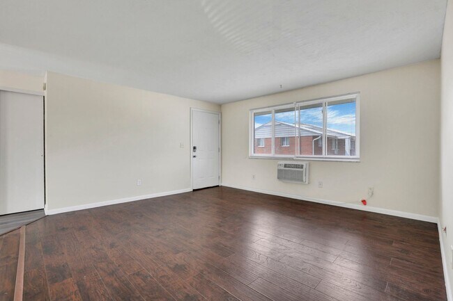 Building Photo - 861 Kingsford Rd