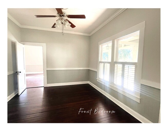 Building Photo - 208 Bartlett St