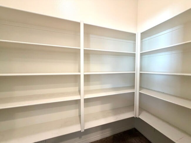 Building Photo - Spacious 5 Bedroom Wolf Creek Home with Balcony, Loft & Secondary Kitchen