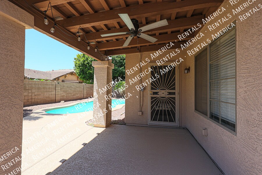 Building Photo - 16021 W Custer Ln