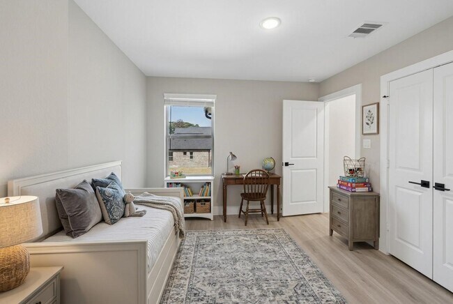 Building Photo - 20019 Venetto St