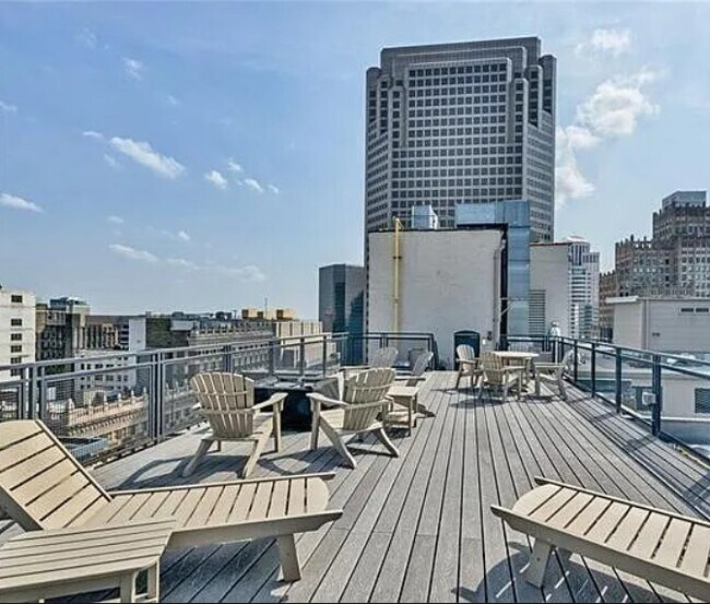 Building Photo - 915 Olive St