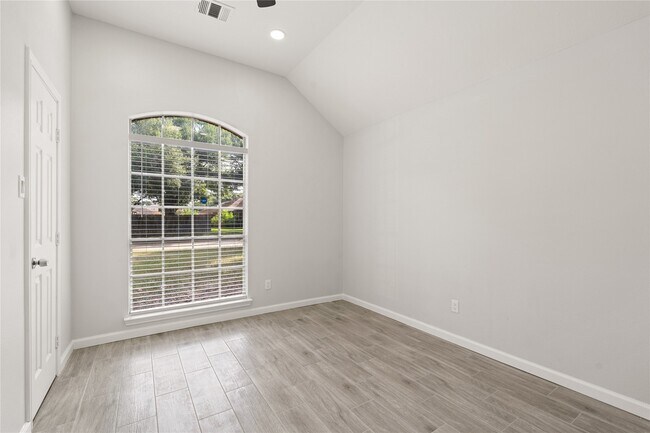 Building Photo - 19423 Misty Cove Dr