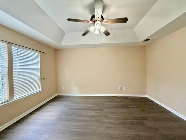 Building Photo - 9336 Royal Troon Dr