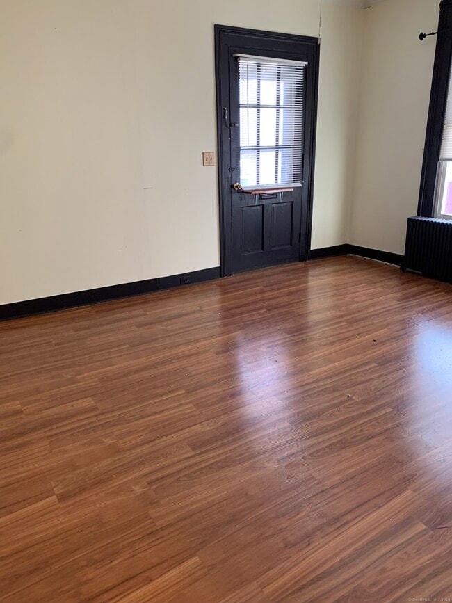 Building Photo - 230 Meadow St