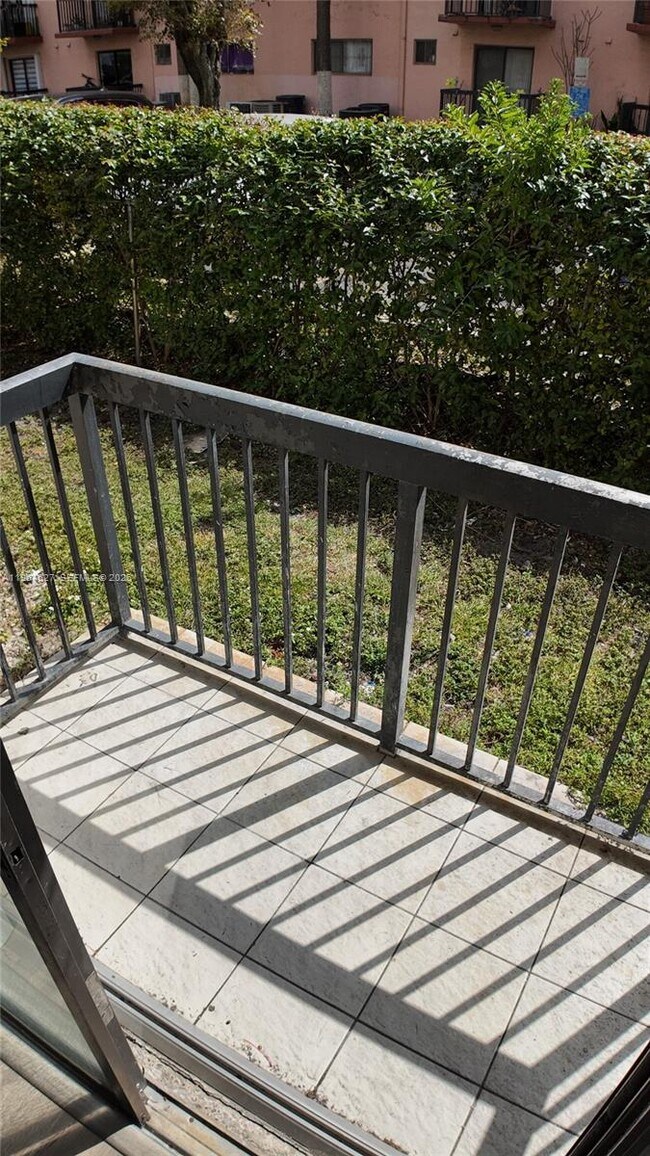 Building Photo - 5400 W 21st Ct