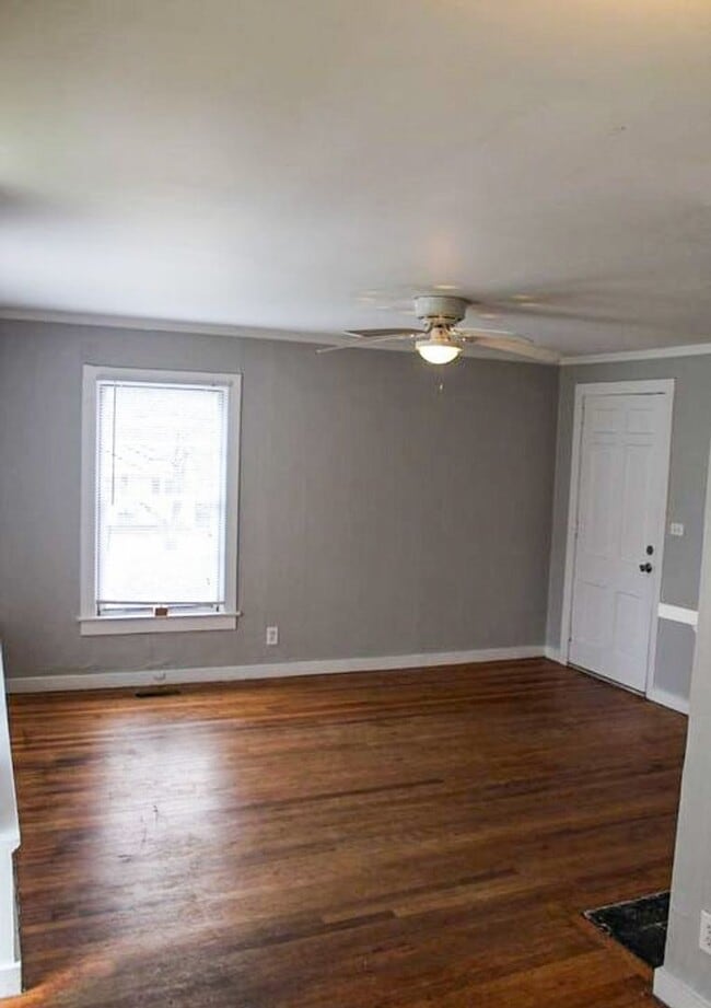 Building Photo - SECTION 8 APPROVED!