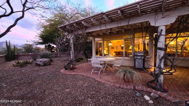 Building Photo - 14770 N Windshade Dr