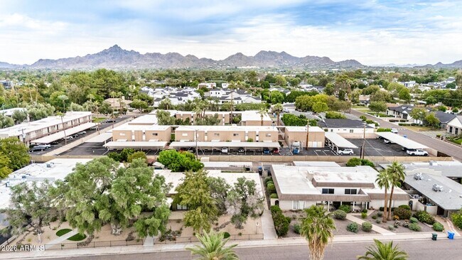 Building Photo - 3734 E Montecito Ave