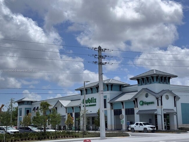 Building Photo - 1182 Palm Dr