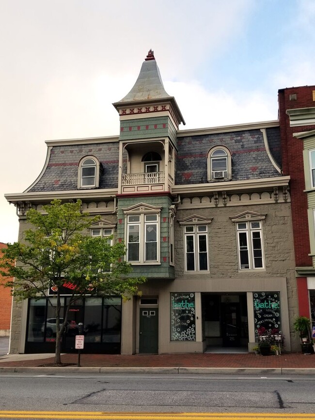 Primary Photo - 22-26 W. Main Street