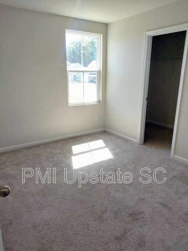 Building Photo - 236 Lily Park Way