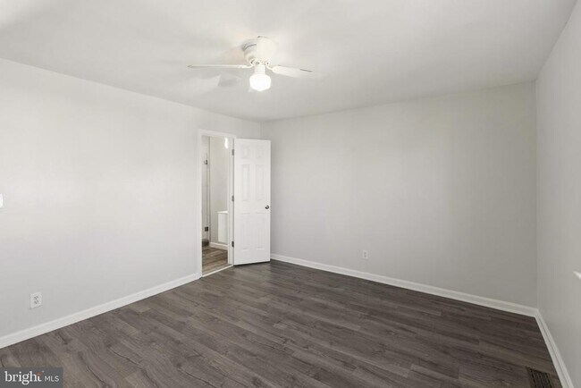 Building Photo - 5105 New Hampshire Ave NW