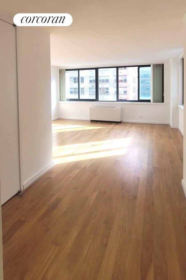 Building Photo - 515 E 72nd St