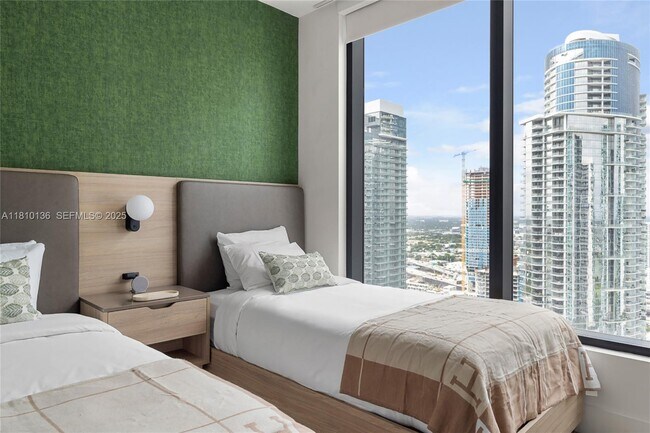 Building Photo - 159 NE 6th St