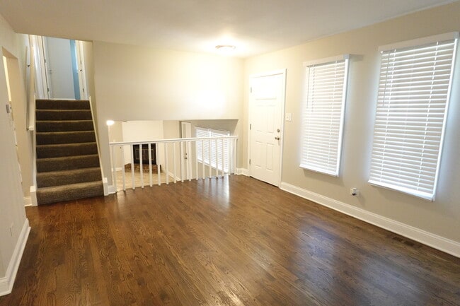 Building Photo - 3136 Olive Rd