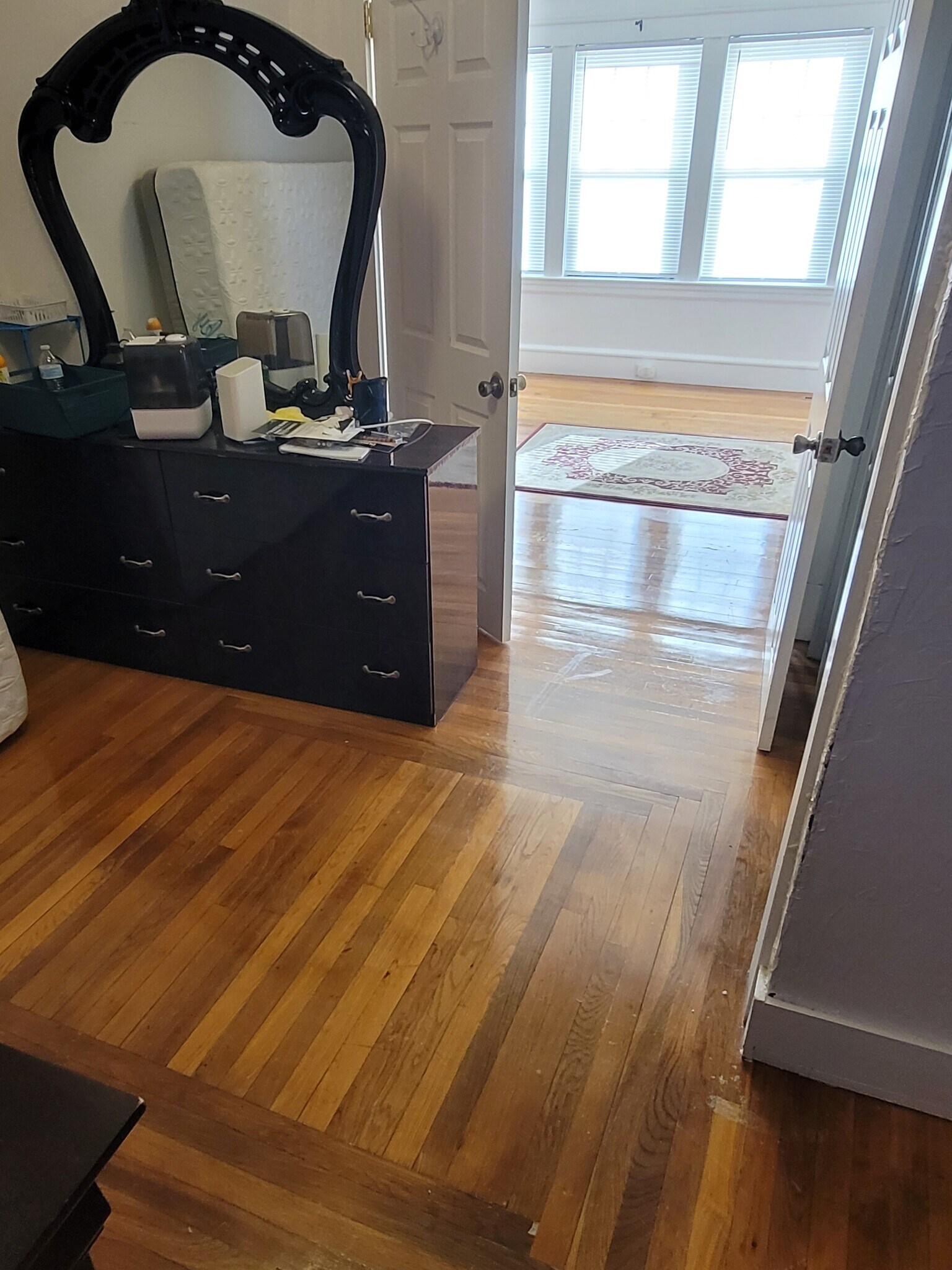 Building Photo - 94 Gill St