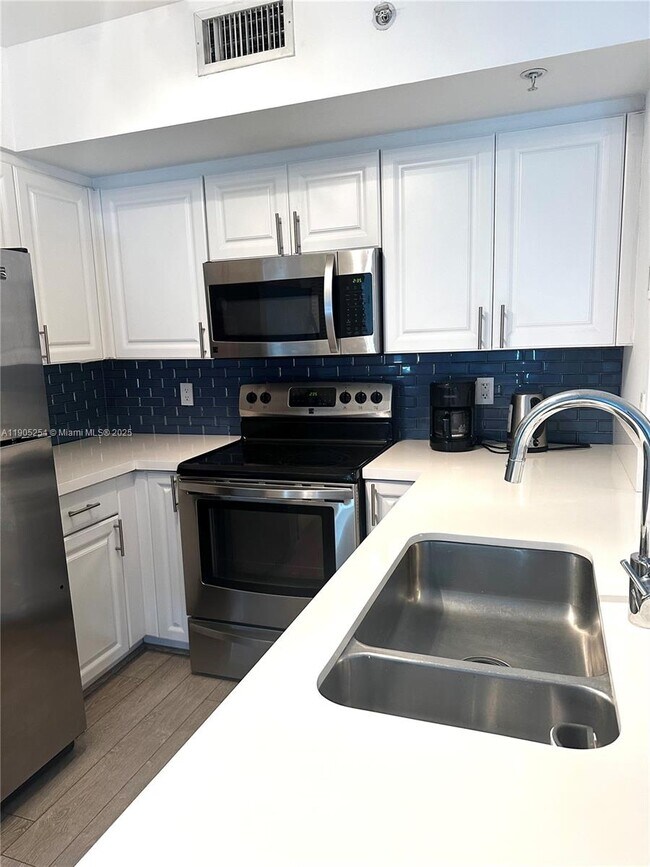 Building Photo - 90 Alton Rd