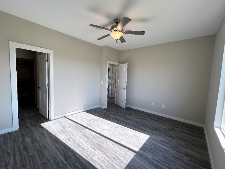 Building Photo - 13515 W Haskell Ct