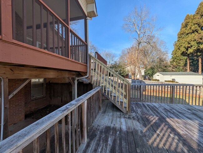 Building Photo - Gorgeous Brick 4 bedroom, 4 bathroom home located in the Farmwood community in Minthill!