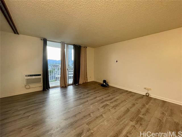 Building Photo - 98-1038-1038 Moanalua Rd