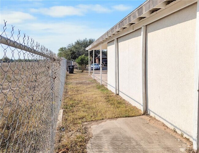 Building Photo - 30 N N Dakota St