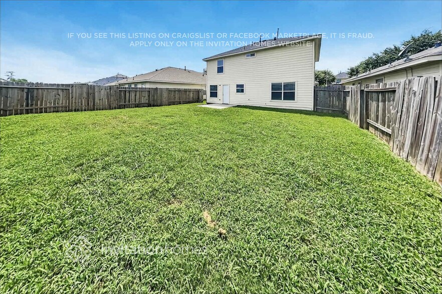 Building Photo - 8542 Doskocil Dr