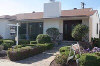 Building Photo - Lovely College Area Home
