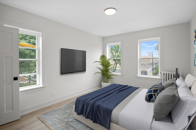 Building Photo - 6254 N Whipple St