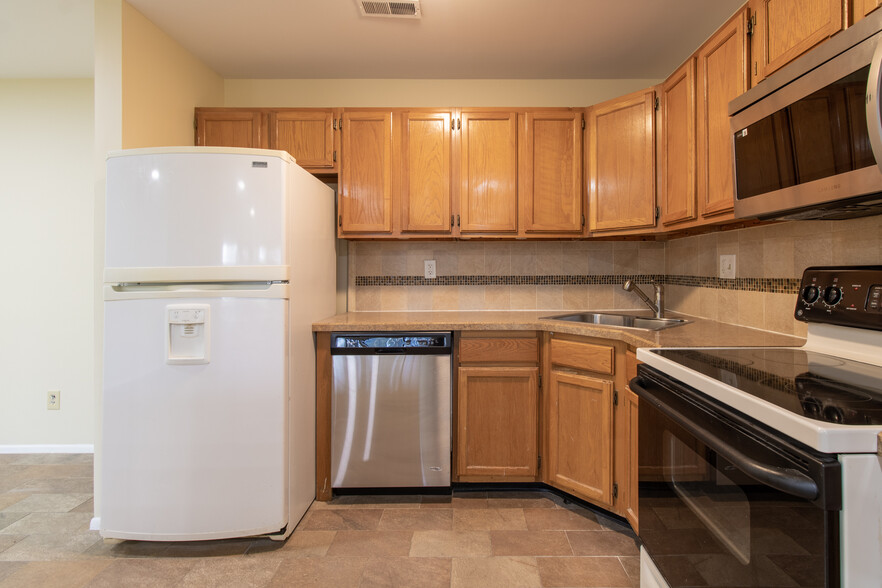 Building Photo - 1813 Meerbrook Ct