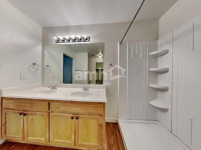 Building Photo - 7253 Tin Star Dr