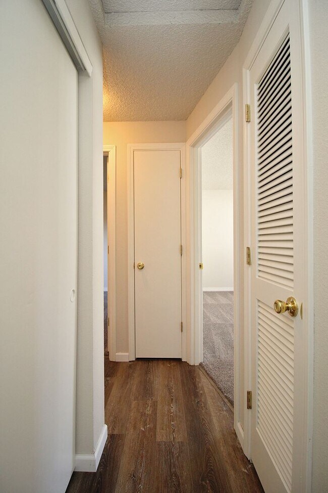 Building Photo - routd01