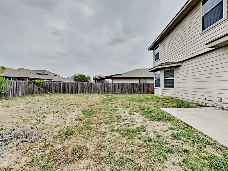 Building Photo - 6907 Macaway Crk