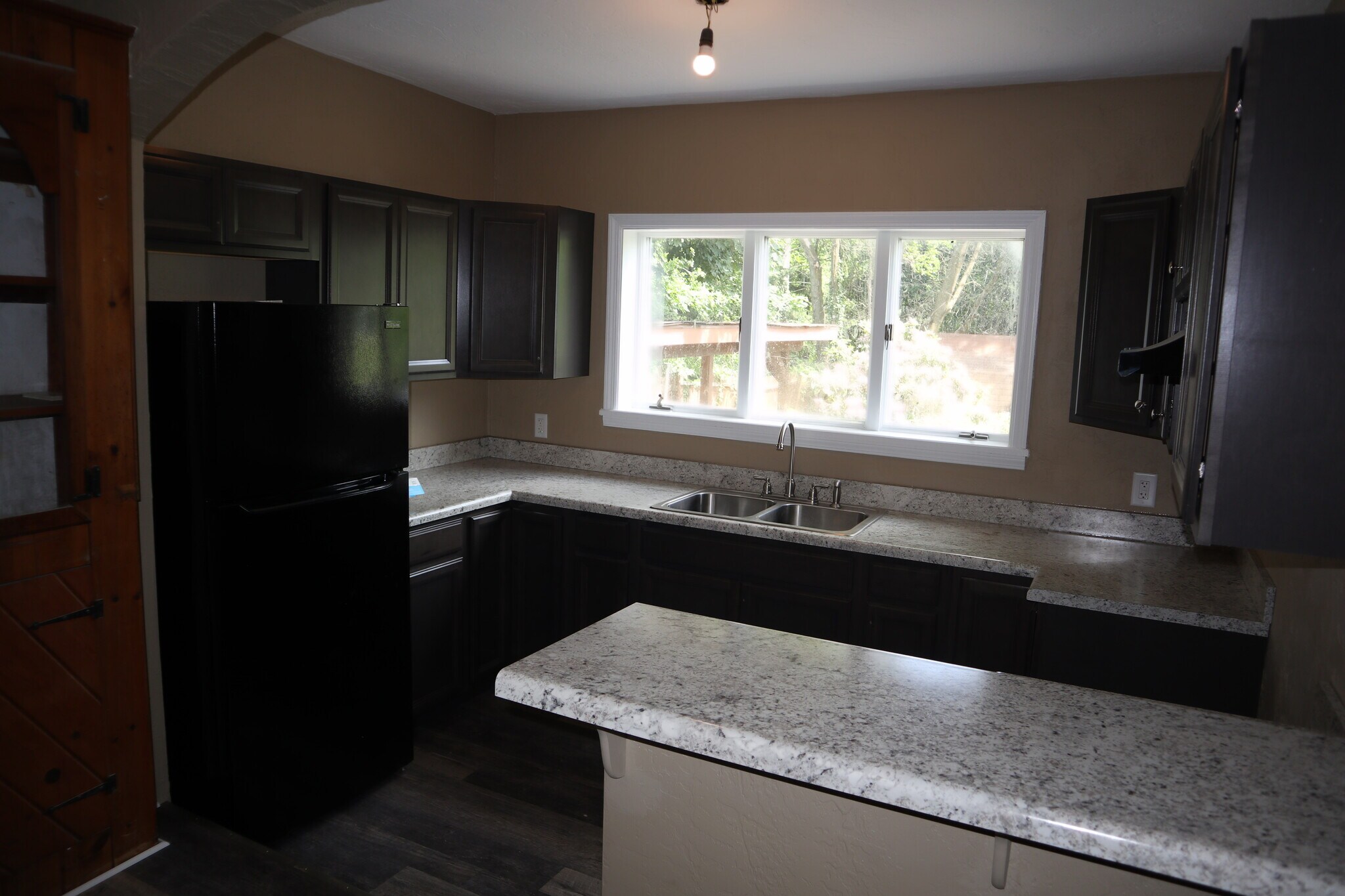 Building Photo - 606 2nd St