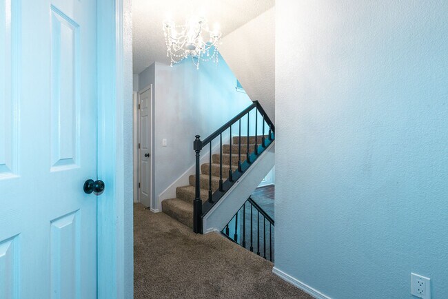 Building Photo - Newly Renovated 4 Bed / 3.5 Bath in Tulsa ...