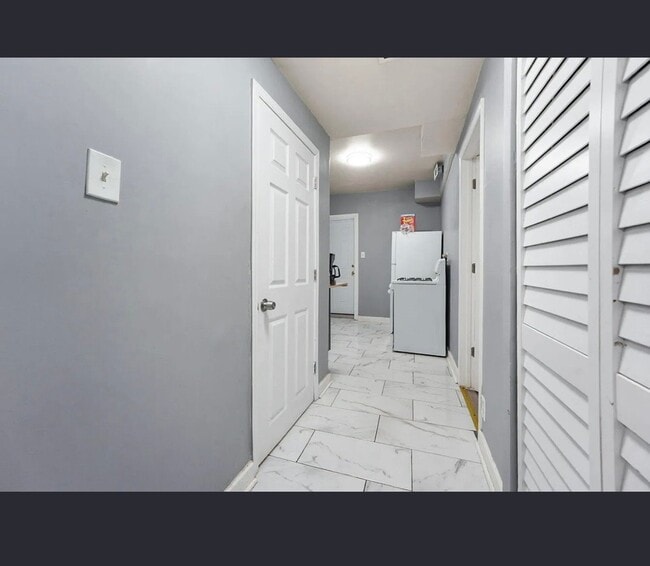 Building Photo - 3906 Catalpa St