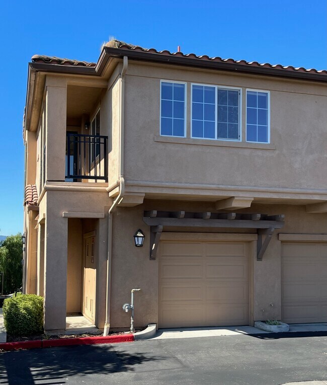 3Bd 2Ba End unit with 1 car garage - 76 Meritage Common