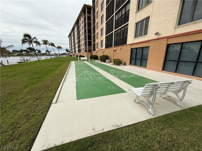 Building Photo - 4260 SE 20th Pl