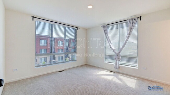 Building Photo - 2326 Venture Dr