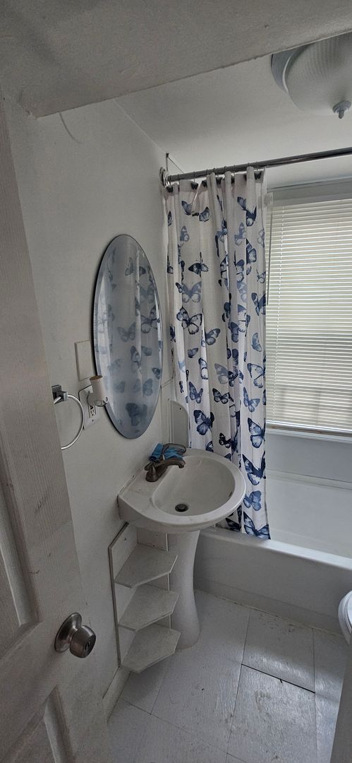 Building Photo - 901 N Ohio Ave